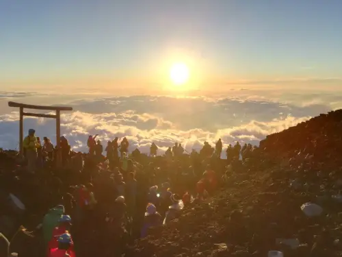 amanecer en el fuji descubriendo japon