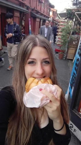 Carla con un melonpan